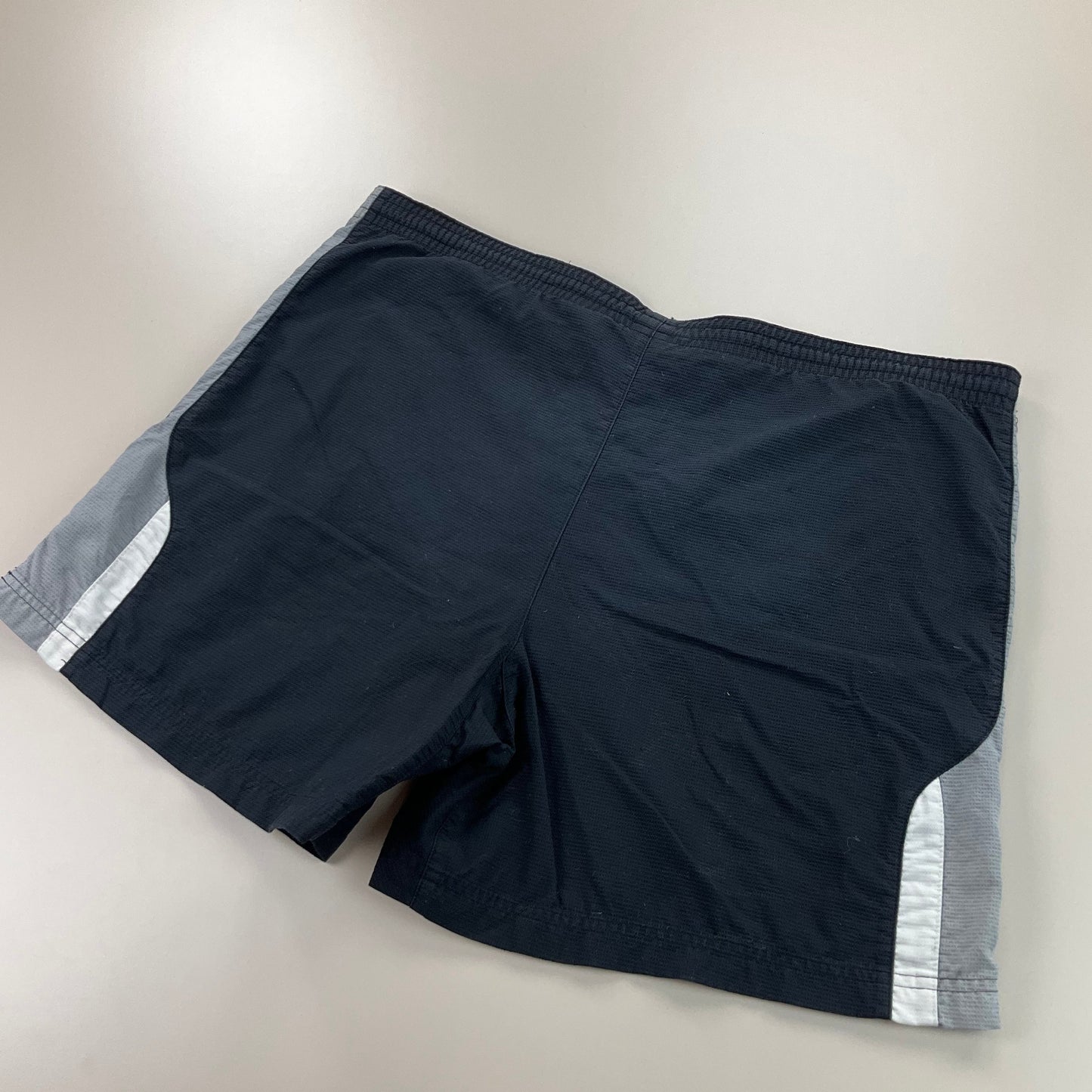 Nike Shorts - Large-NIKE-olesstore-vintage-secondhand-shop-austria-österreich