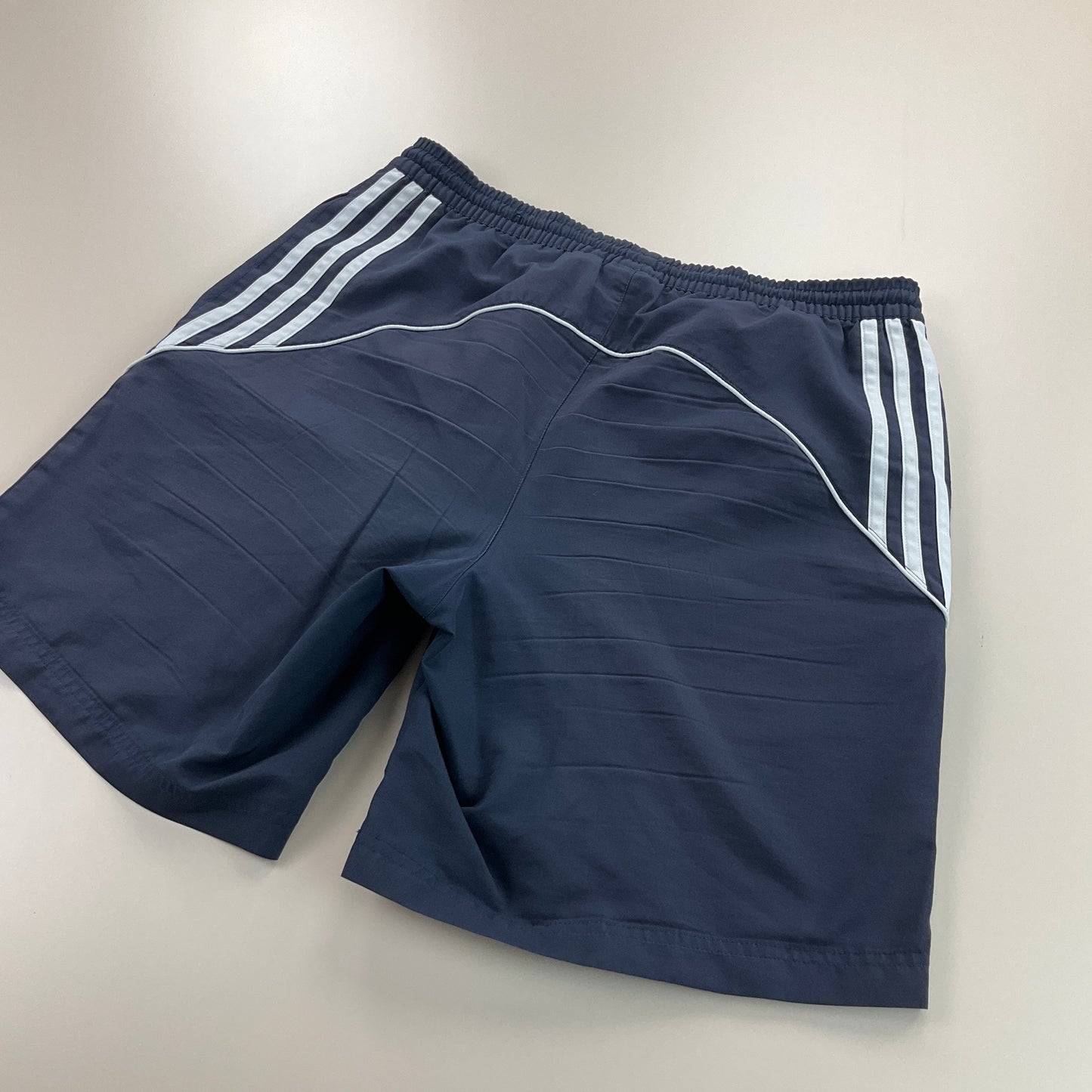 Adidas Shorts - Small-Adidas-olesstore-vintage-secondhand-shop-austria-österreich
