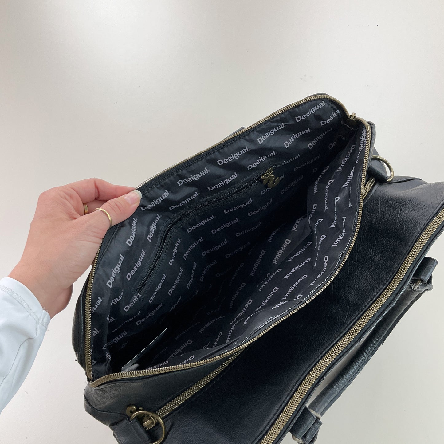 Desigual Simple Tasche-DESIGUAL-olesstore-vintage-secondhand-shop-austria-österreich