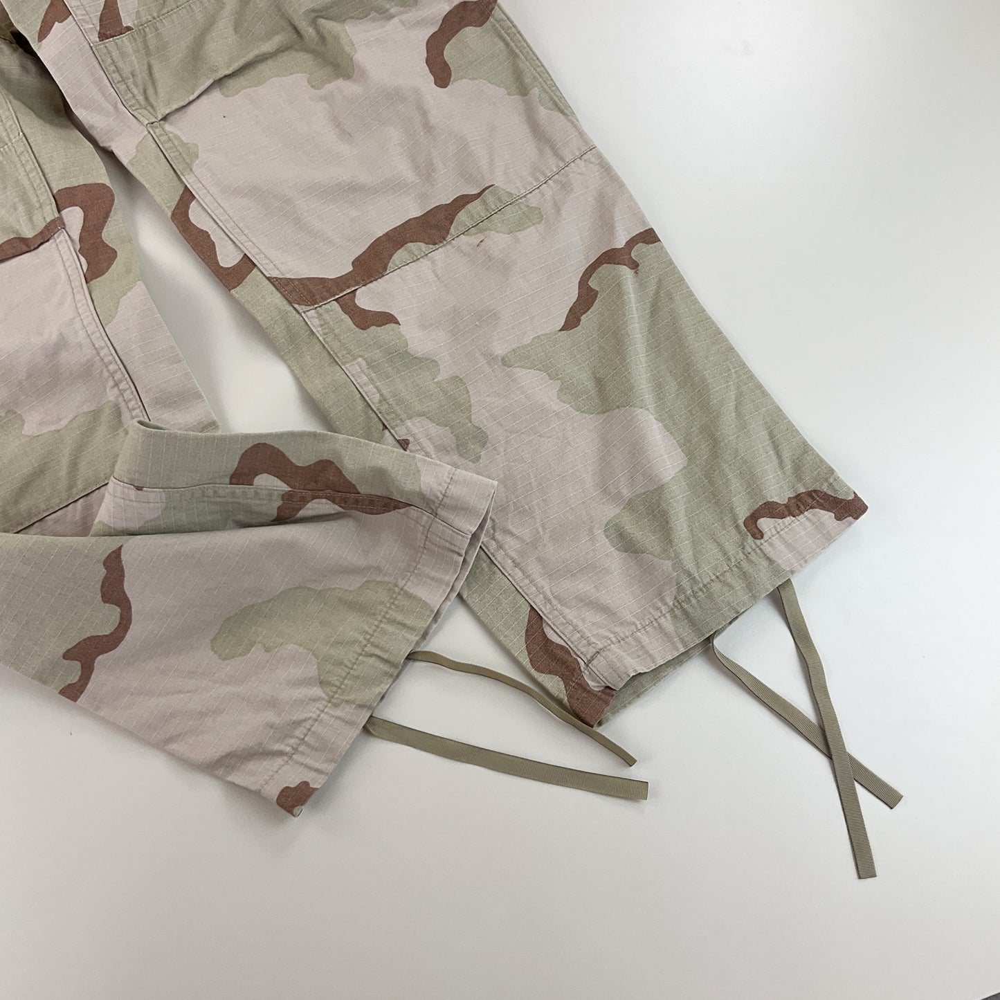 Camouflage 90s Army Cargo Hose - Medium-LOVERS-olesstore-vintage-secondhand-shop-austria-österreich