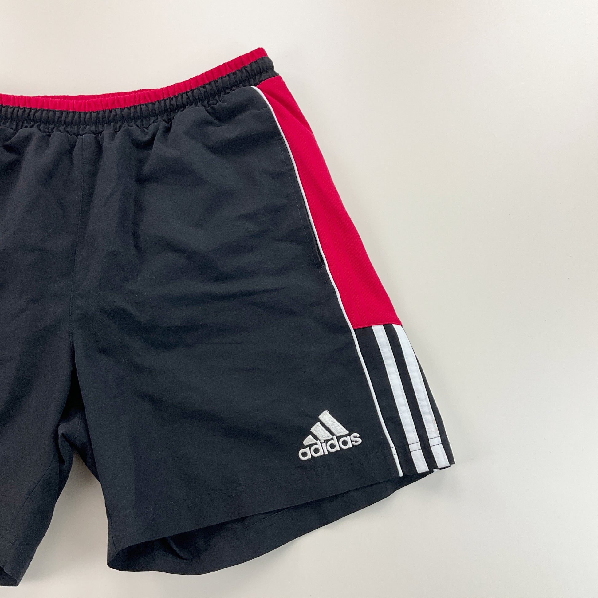 Adidas 90s Shorts - Medium-ADIDAS-olesstore-vintage-secondhand-shop-austria-österreich