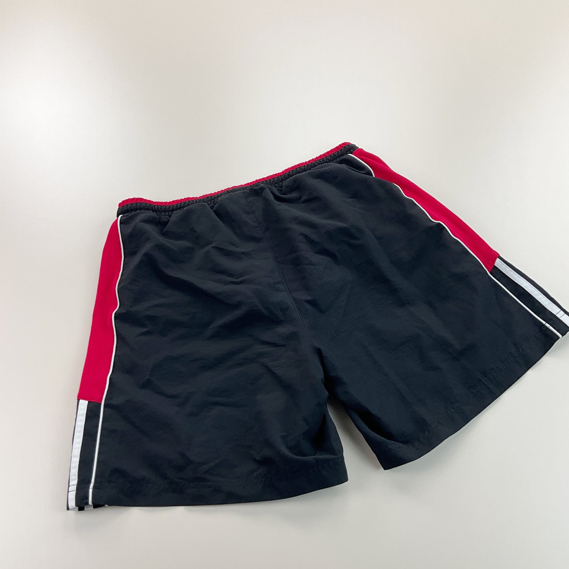Adidas 90s Shorts - Medium-ADIDAS-olesstore-vintage-secondhand-shop-austria-österreich