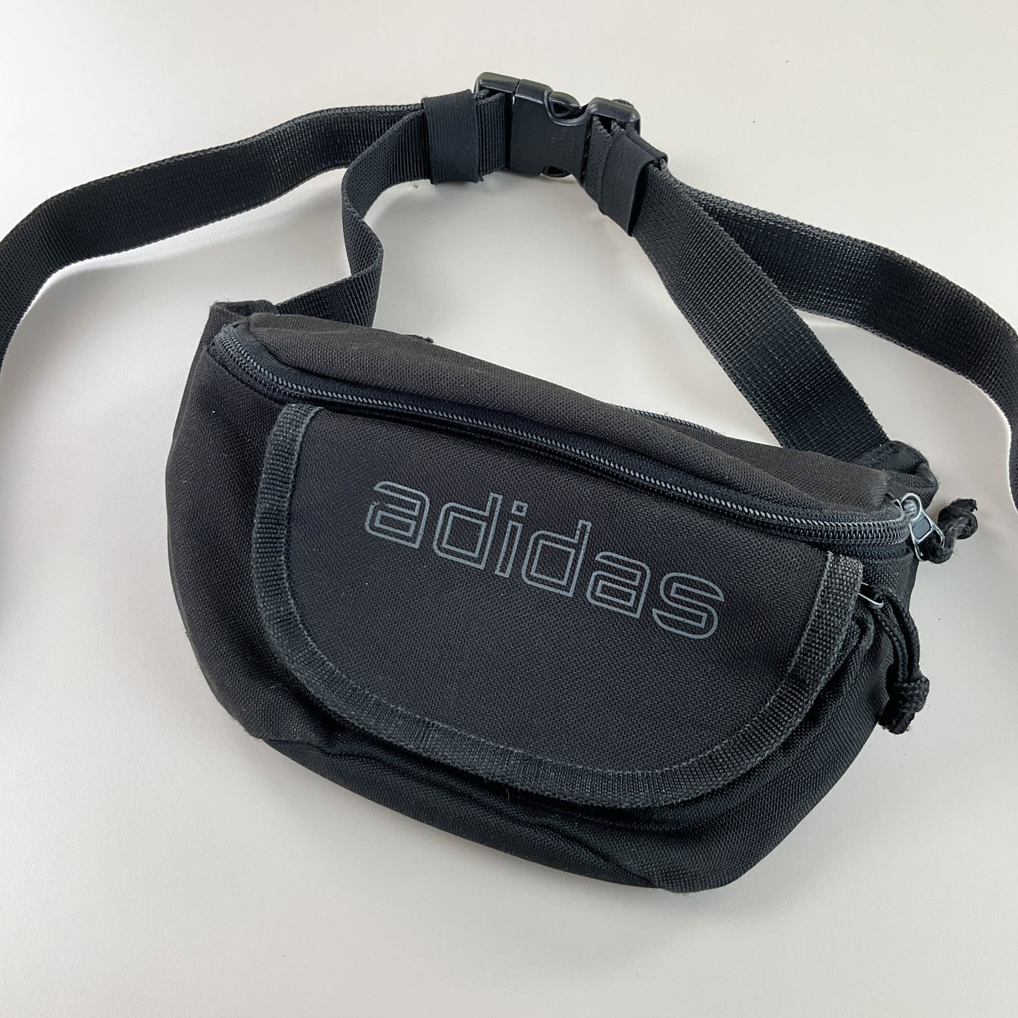 Adidas Bauchtasche-Adidas-olesstore-vintage-secondhand-shop-austria-österreich