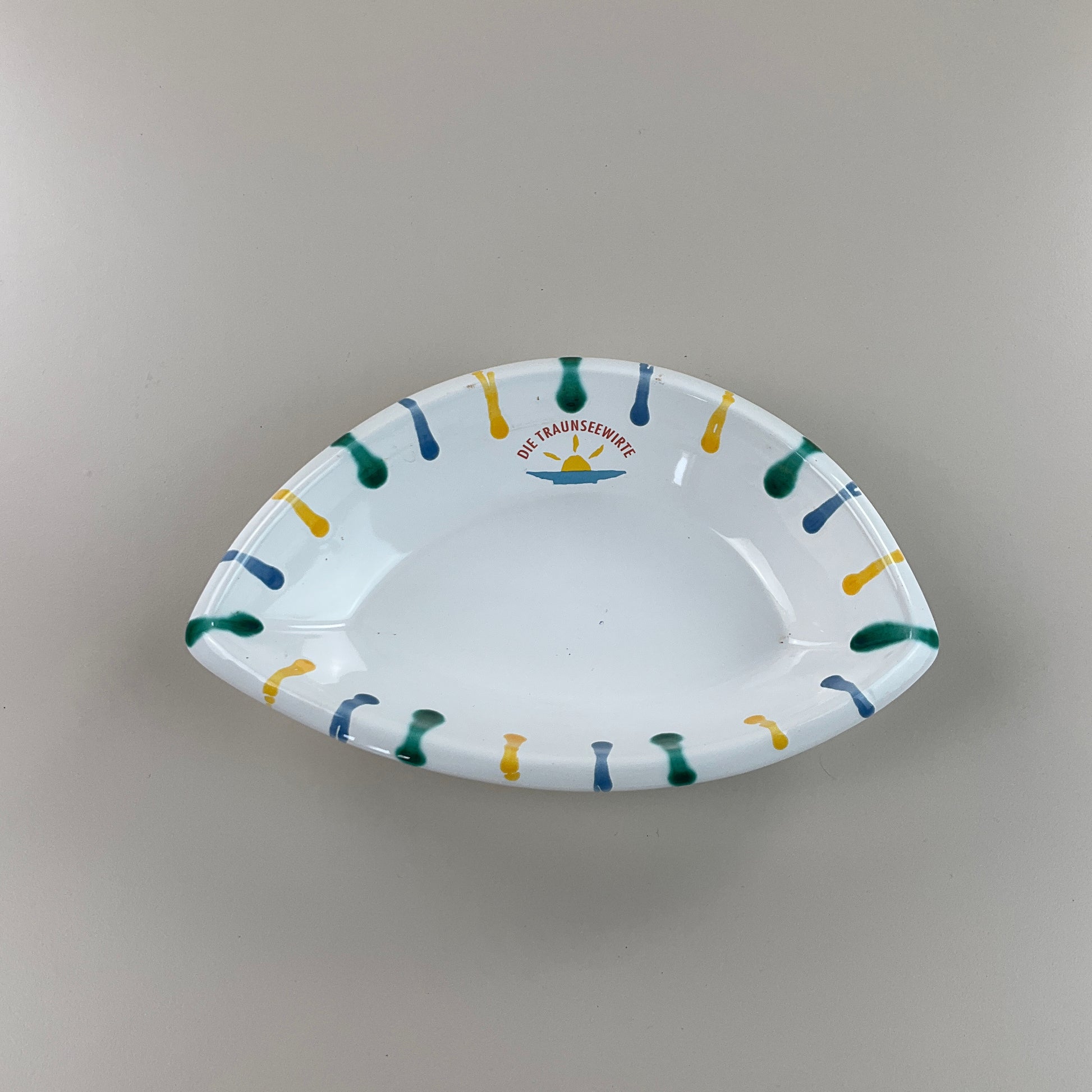 Gmundner Keramik Schüssel Buntgeflammt 'Die Strandwirte'-Gmundner Keramik-olesstore-vintage-secondhand-shop-austria-österreich