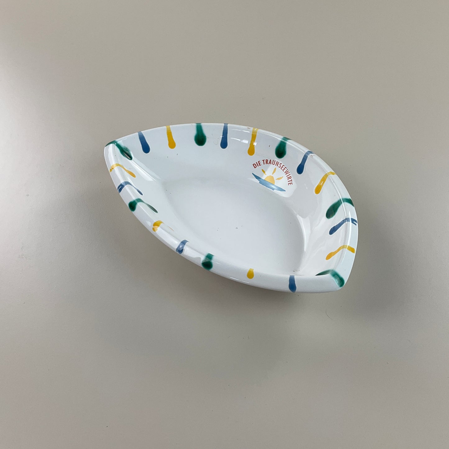 Gmundner Keramik Schüssel Buntgeflammt 'Die Strandwirte'-Gmundner Keramik-olesstore-vintage-secondhand-shop-austria-österreich