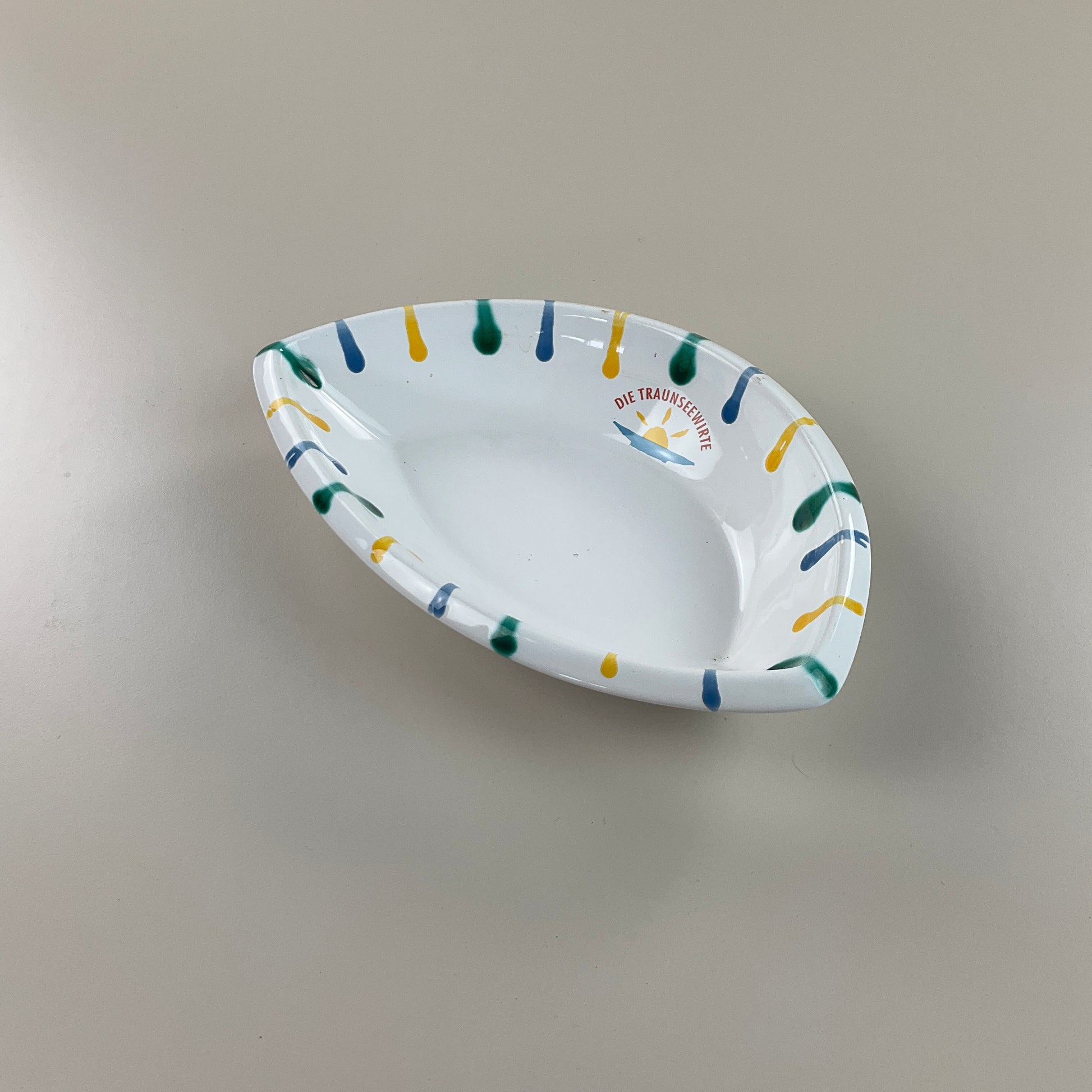 Gmundner Keramik Schüssel Buntgeflammt 'Die Strandwirte'-Gmundner Keramik-olesstore-vintage-secondhand-shop-austria-österreich