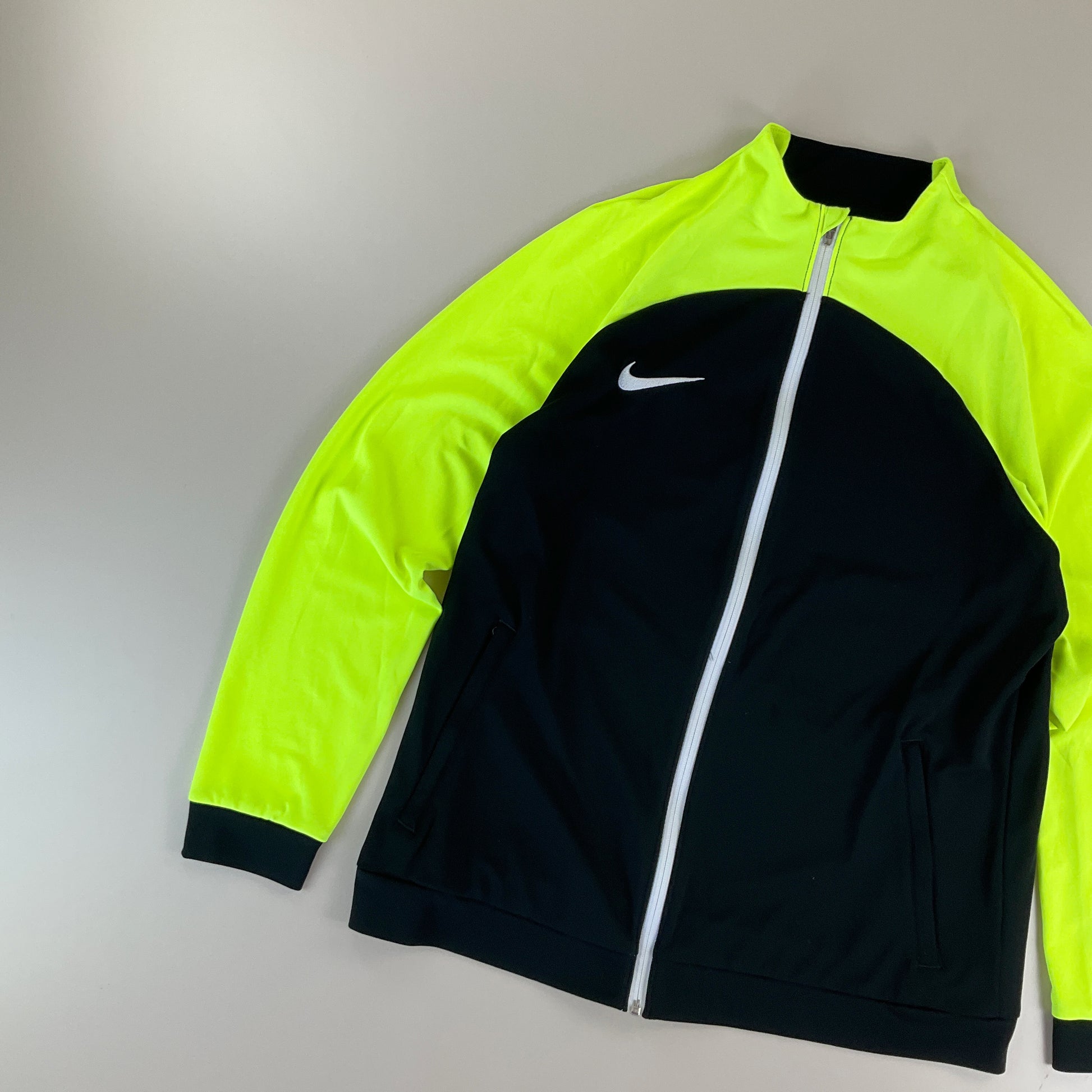 Nike Swoosh Sport Jacke Gelb - Large-NIKE-olesstore-vintage-secondhand-shop-austria-österreich