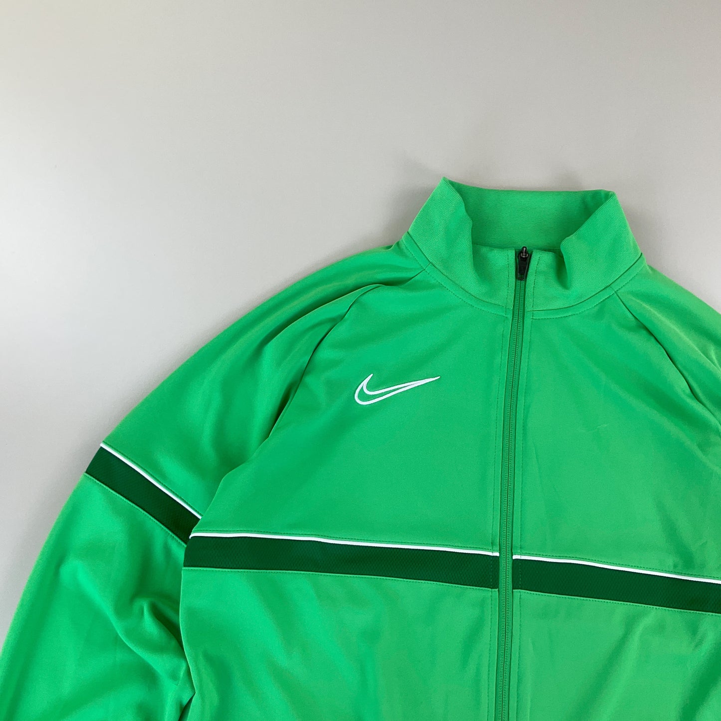 Nike Swoosh Sport Jacke Grün - Large-NIKE-olesstore-vintage-secondhand-shop-austria-österreich