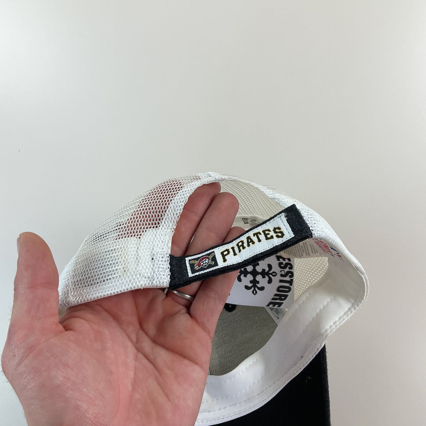 New Era MLB Pittsburgh Pirates Trucker Cap - OZ-NEW ERA-olesstore-vintage-secondhand-shop-austria-österreich