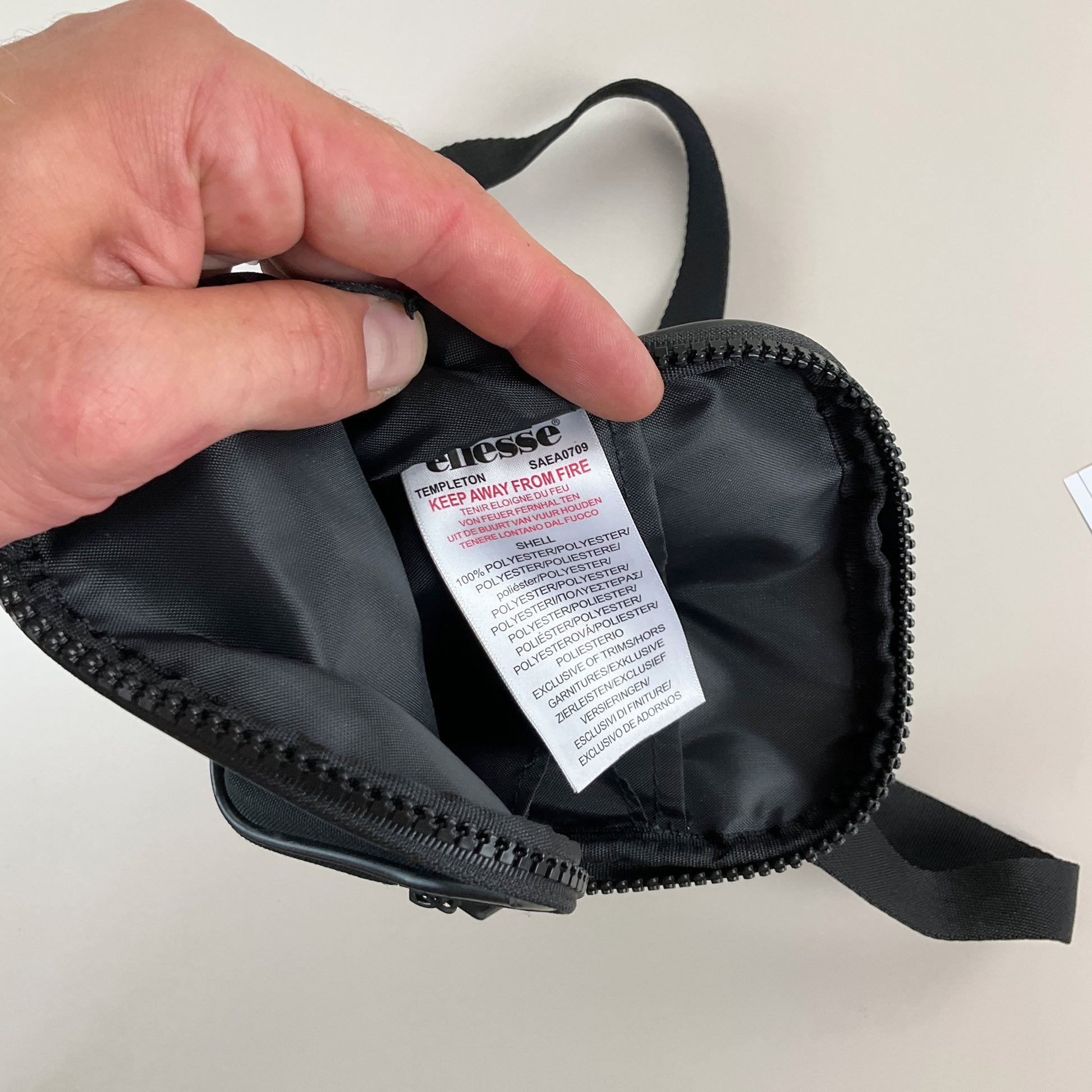 Ellesse Umhänge Tasche-ELLESSE-olesstore-vintage-secondhand-shop-austria-österreich