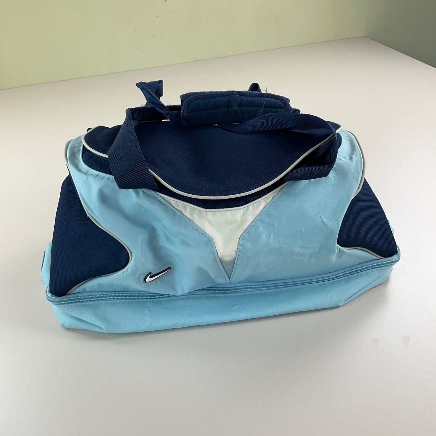 Nike 90s Swoosh kleine Sport Tasche-NIKE-olesstore-vintage-secondhand-shop-austria-österreich