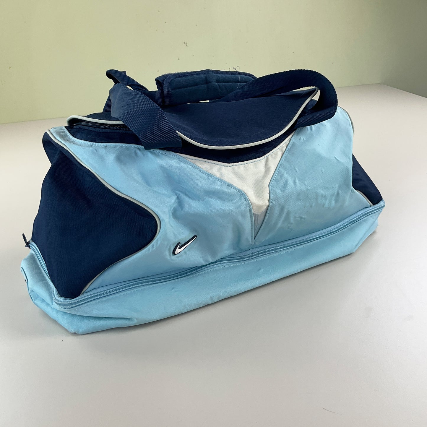 Nike 90s Swoosh kleine Sport Tasche-NIKE-olesstore-vintage-secondhand-shop-austria-österreich