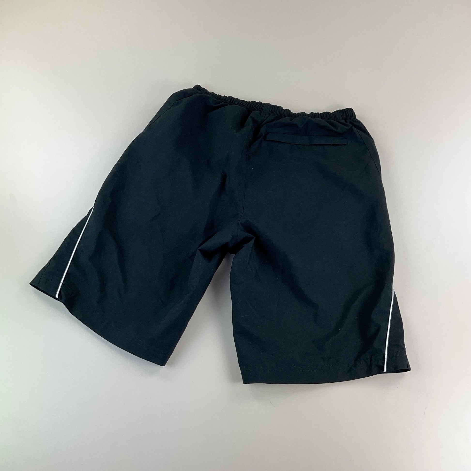 Nike Basic 00s kurze Hose - Small-NIKE-olesstore-vintage-secondhand-shop-austria-österreich