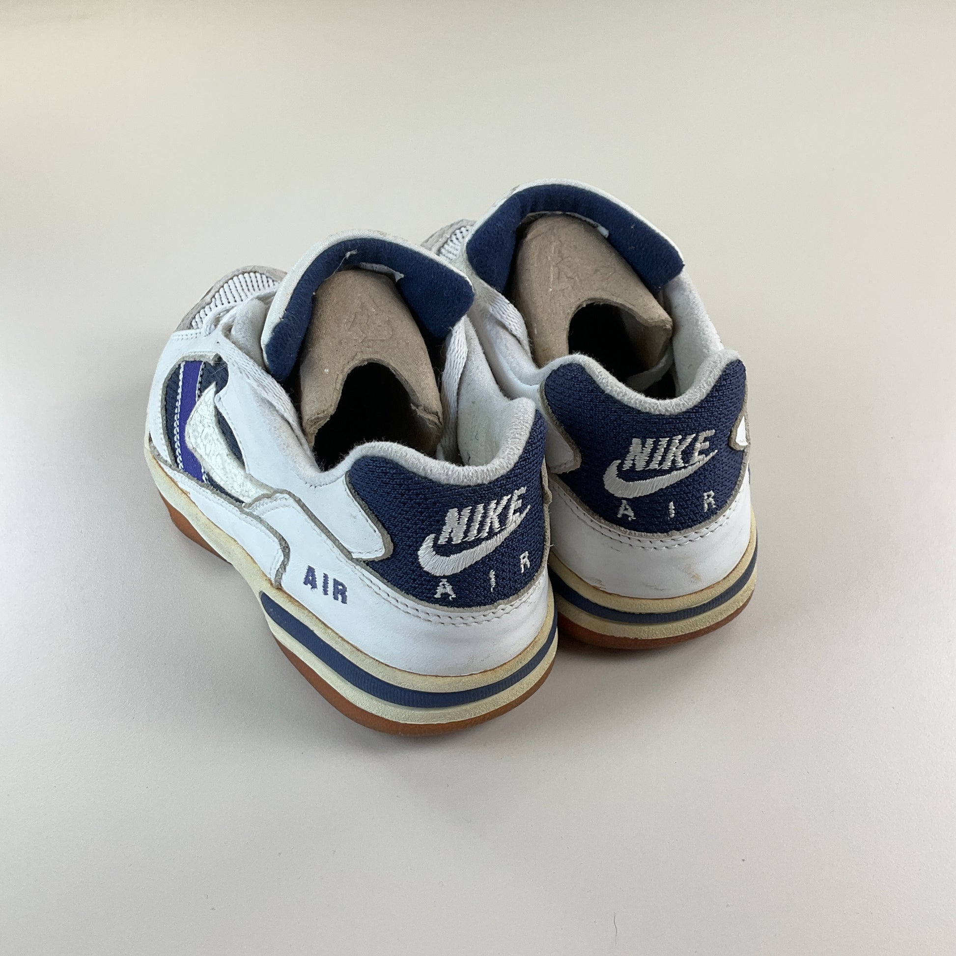 Nike 90s Air Indoor Sport Sneaker - EU 40-NIKE-olesstore-vintage-secondhand-shop-austria-österreich