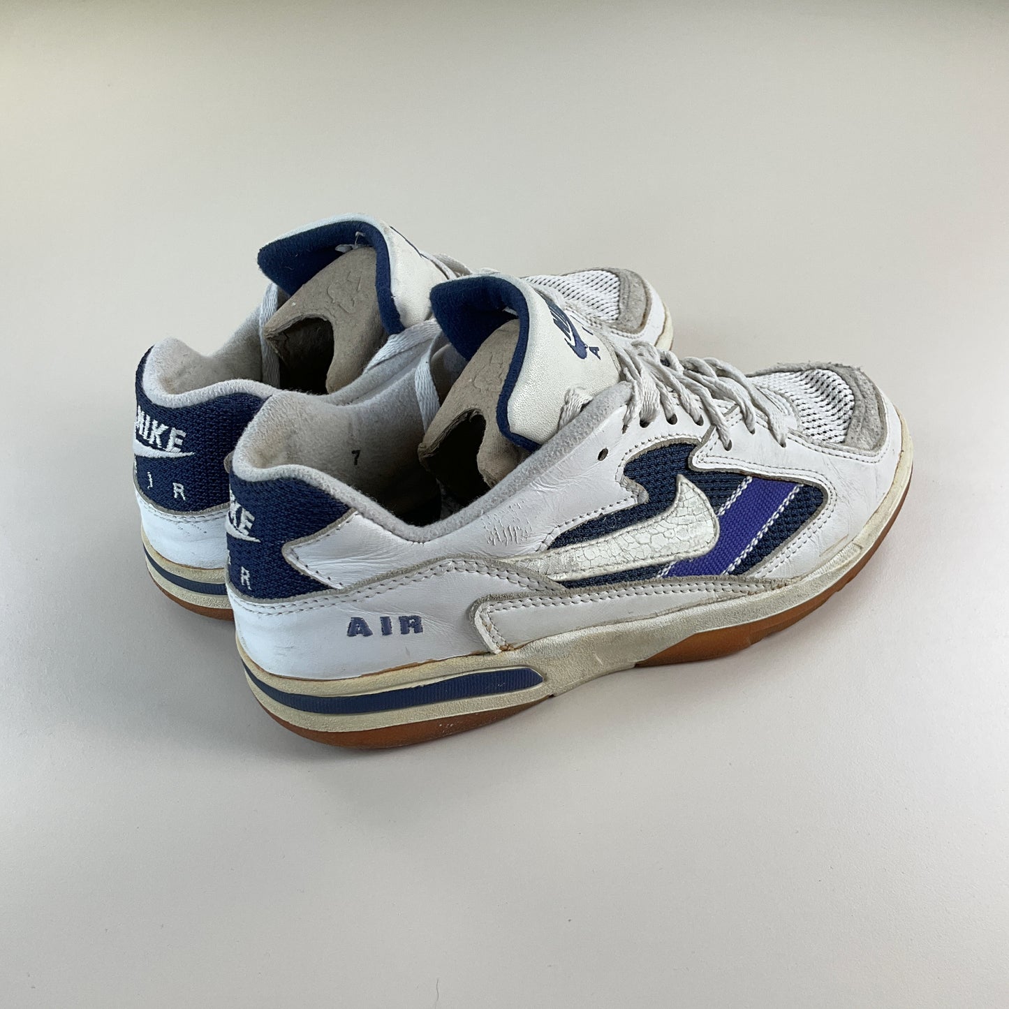 Nike 90s Air Indoor Sport Sneaker - EU 40-NIKE-olesstore-vintage-secondhand-shop-austria-österreich