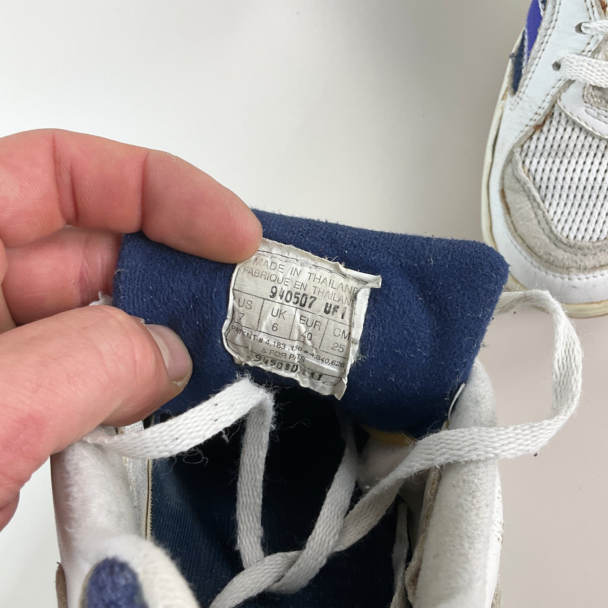 Nike 90s Air Indoor Sport Sneaker - EU 40-NIKE-olesstore-vintage-secondhand-shop-austria-österreich