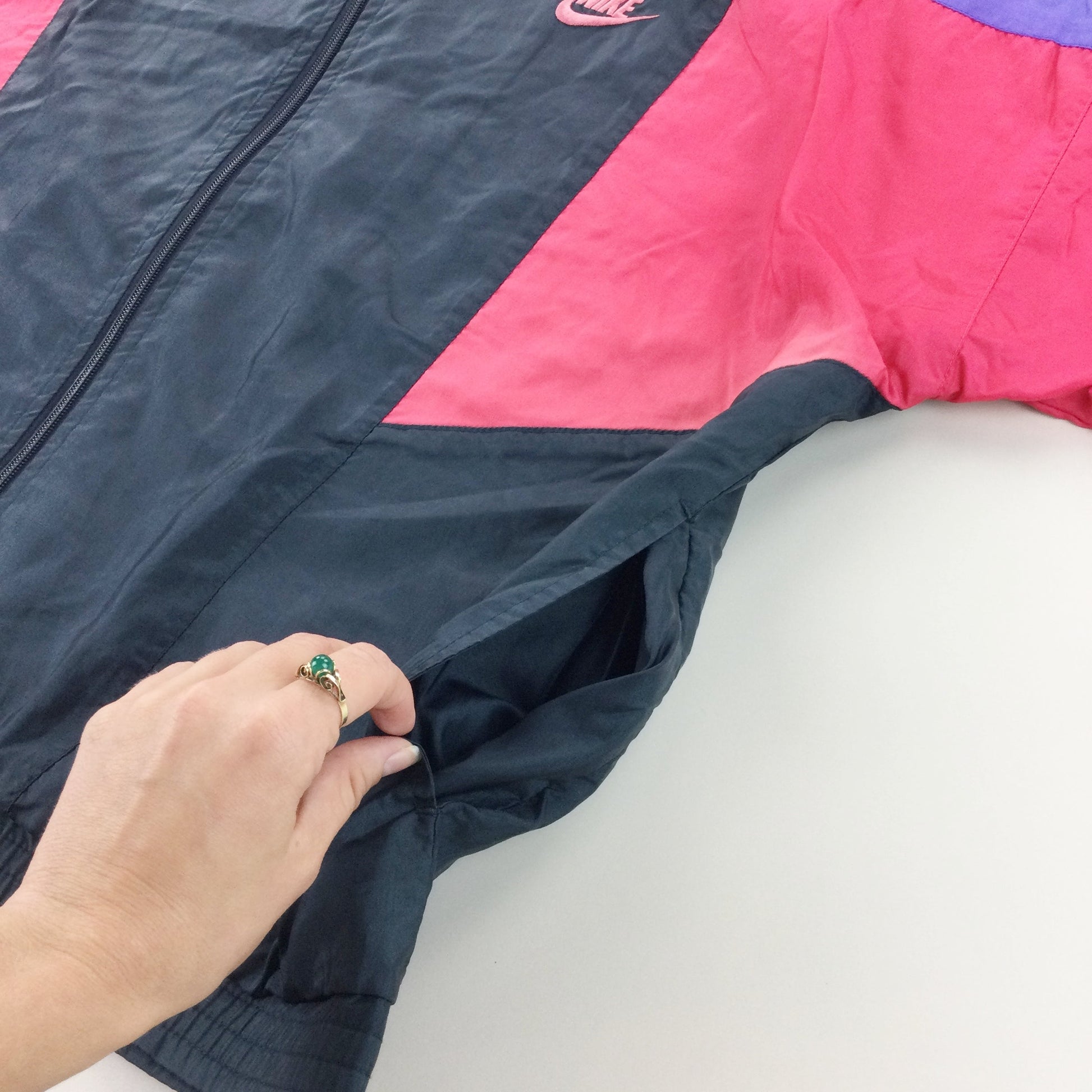 Nike 80s Light Jacket - Large-NIKE-olesstore-vintage-secondhand-shop-austria-österreich