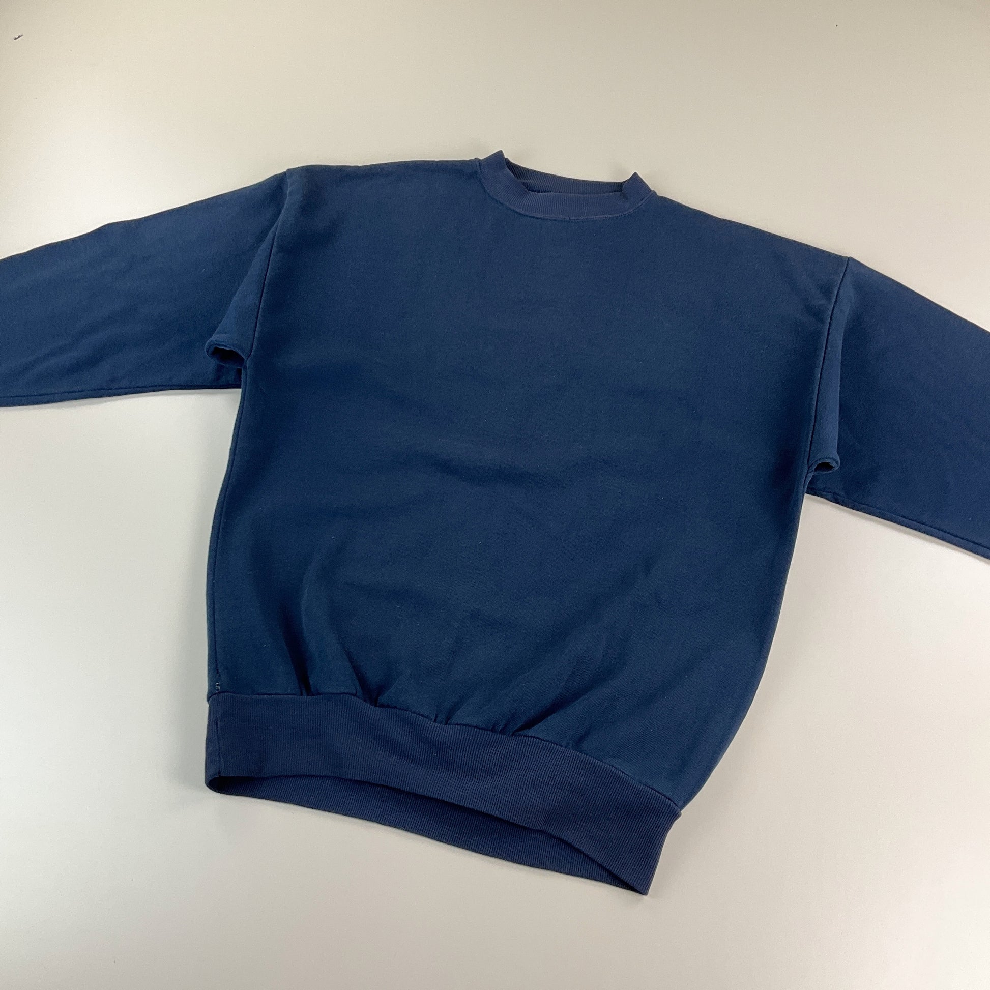 Plain 90s Sweatshirt - Large-HANES-olesstore-vintage-secondhand-shop-austria-österreich