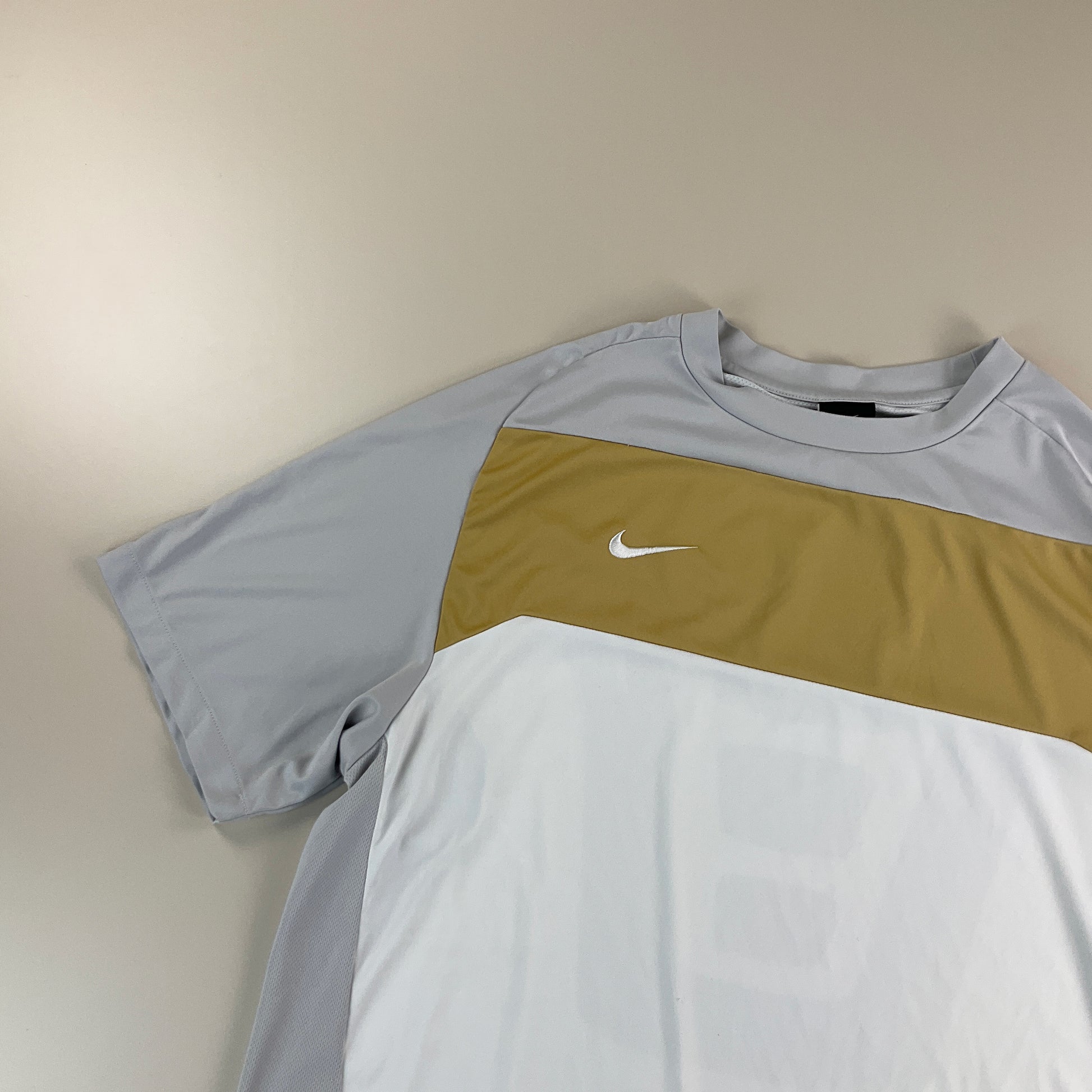 Nike 00s Sport T-Shirt - Large-NIKE-olesstore-vintage-secondhand-shop-austria-österreich