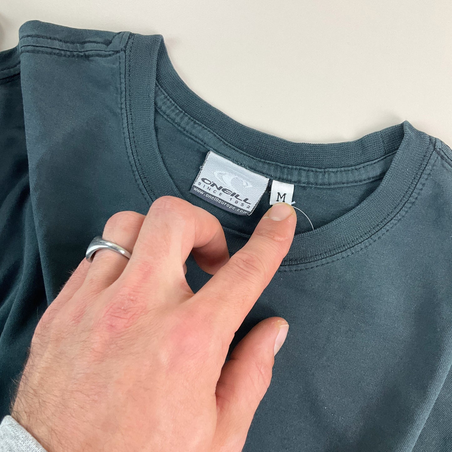 O'Neill Surf 00s langarm T-Shirt - Medium-O'NEILL-olesstore-vintage-secondhand-shop-austria-österreich