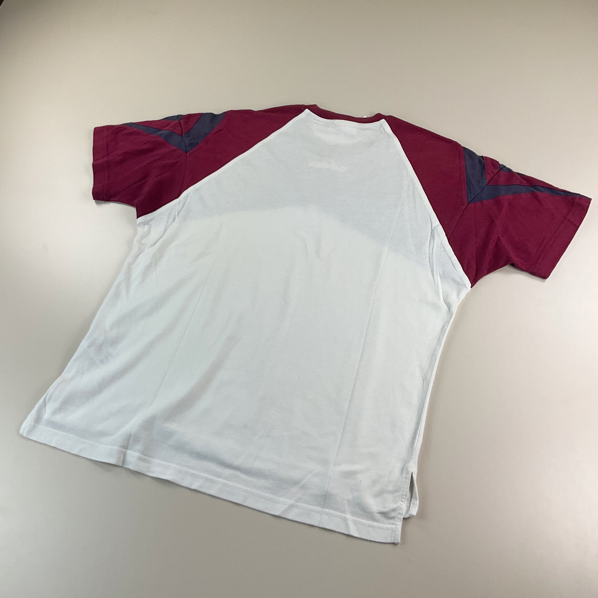 Adidas 90s Rare Center Logo T-Shirt - XL-ADIDAS-olesstore-vintage-secondhand-shop-austria-österreich