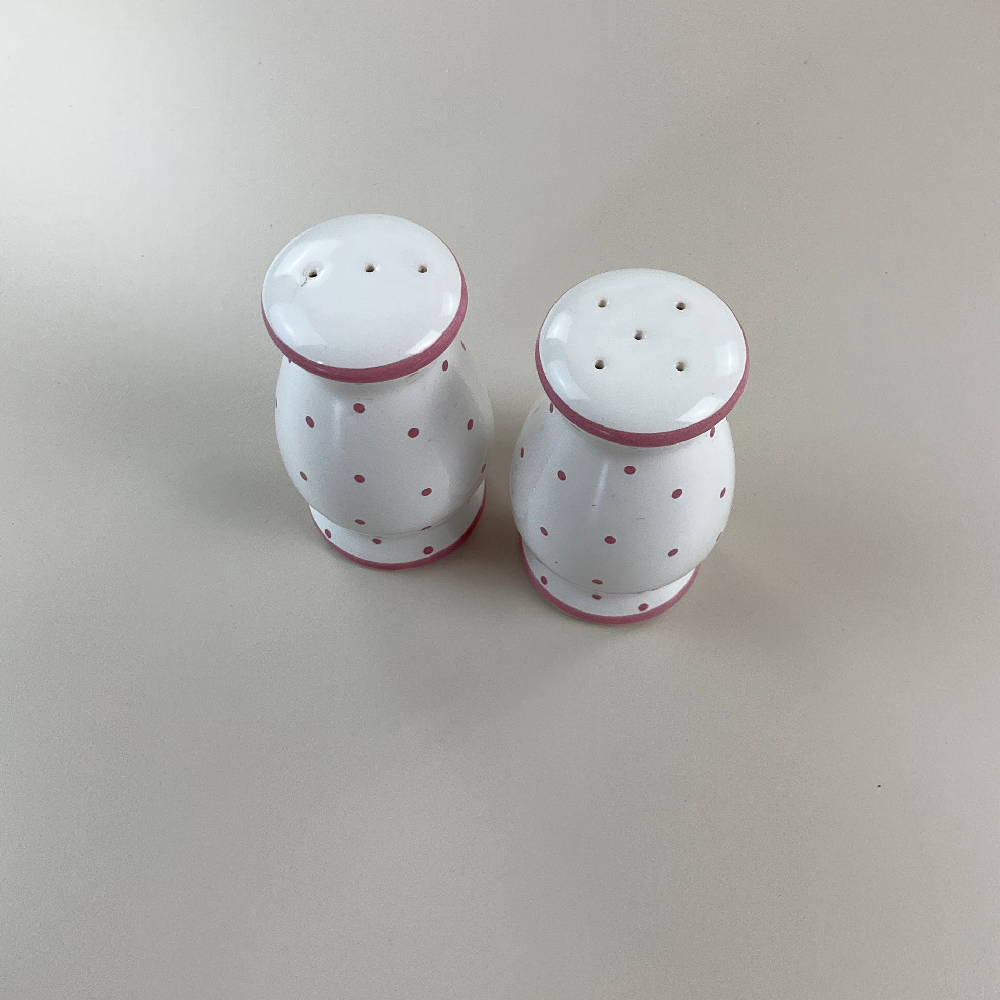 Gmundner Keramik Salz- und Pfefferstreuer Tupferl Rosa-Gmundner Keramik-olesstore-vintage-secondhand-shop-austria-österreich