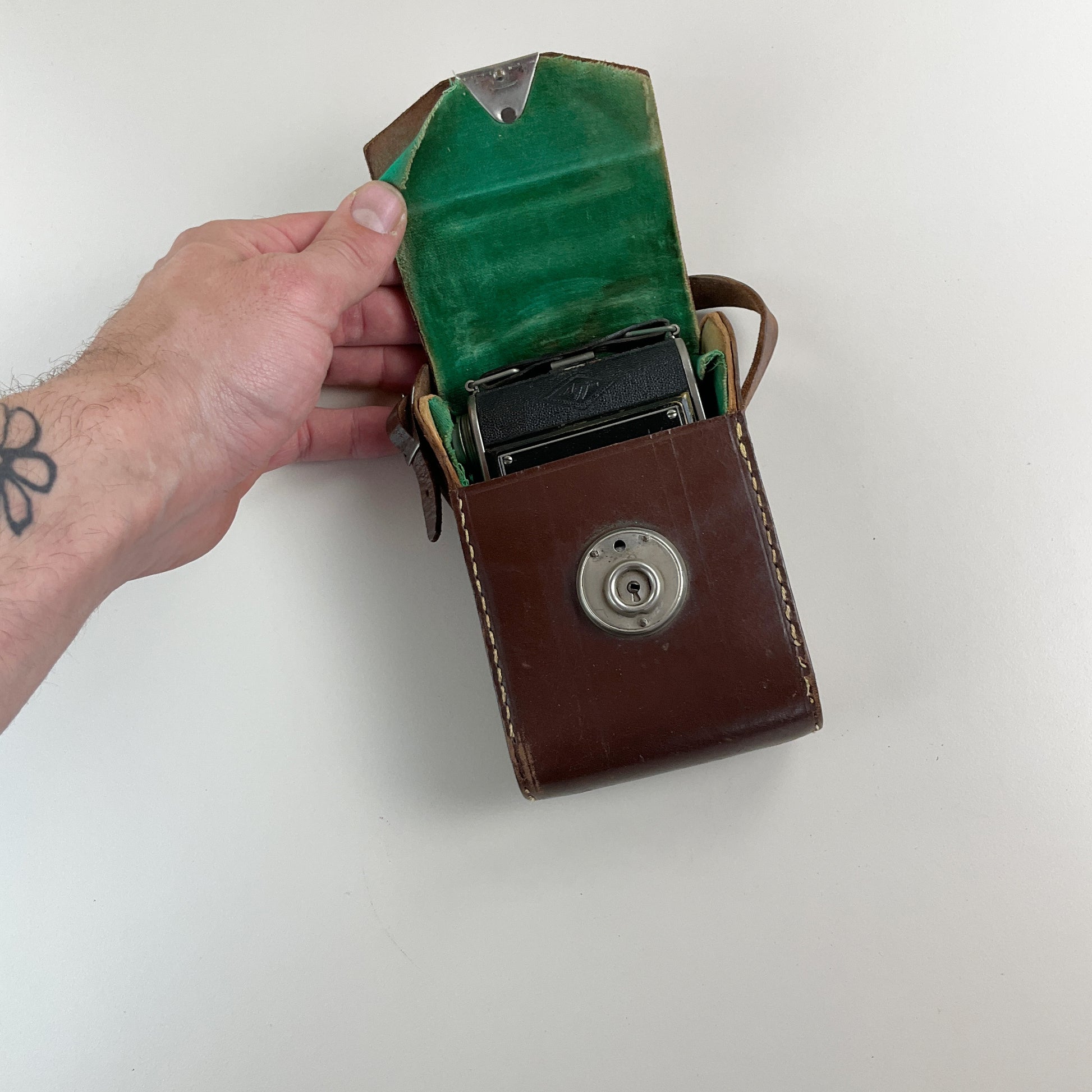 Agfa Billy Clack 1930s Rollfilmkamera mit Ledertasche-OLESSTORE-olesstore-vintage-secondhand-shop-austria-österreich