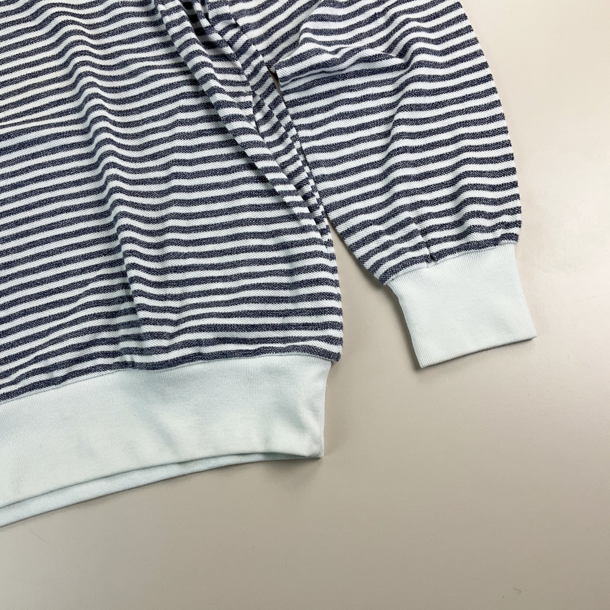 Lacoste 90s Sweatshirt - Medium-LACOSTE-olesstore-vintage-secondhand-shop-austria-österreich