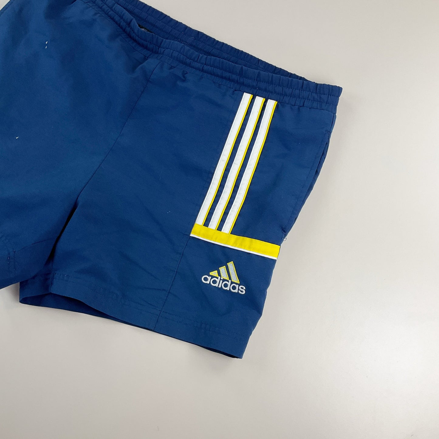 Adidas 90s Kurze Hose Dunkelblau - Herren/M Detailansicht