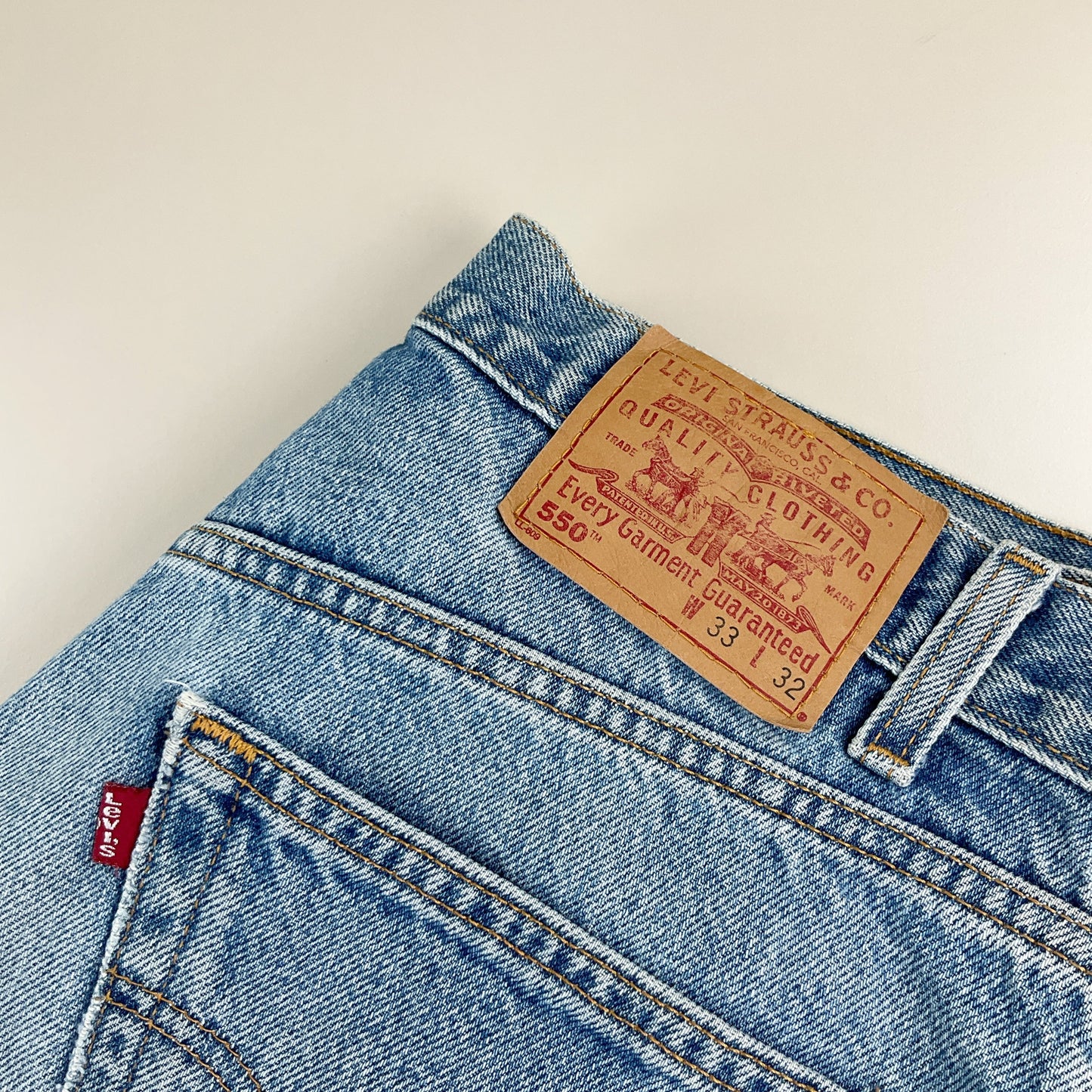 Levi's 550 Relaxed Fit 90s Jeans Hellblau - W33 L32 Rückansicht