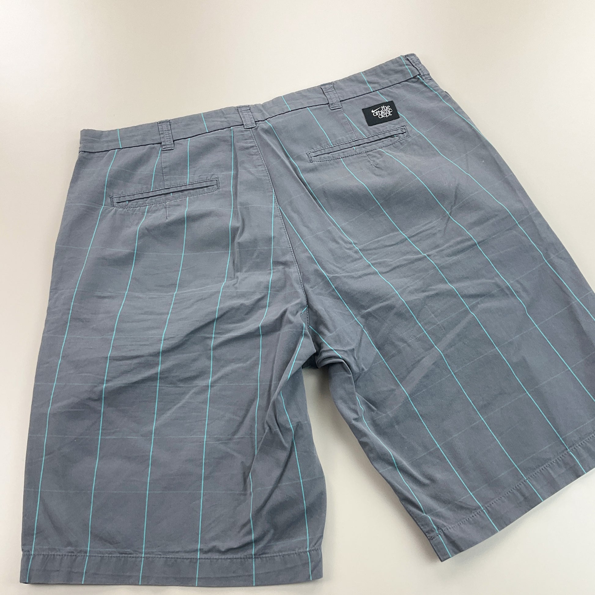 Nike Athletics Checked Shorts - W34-NIKE-olesstore-vintage-secondhand-shop-austria-österreich