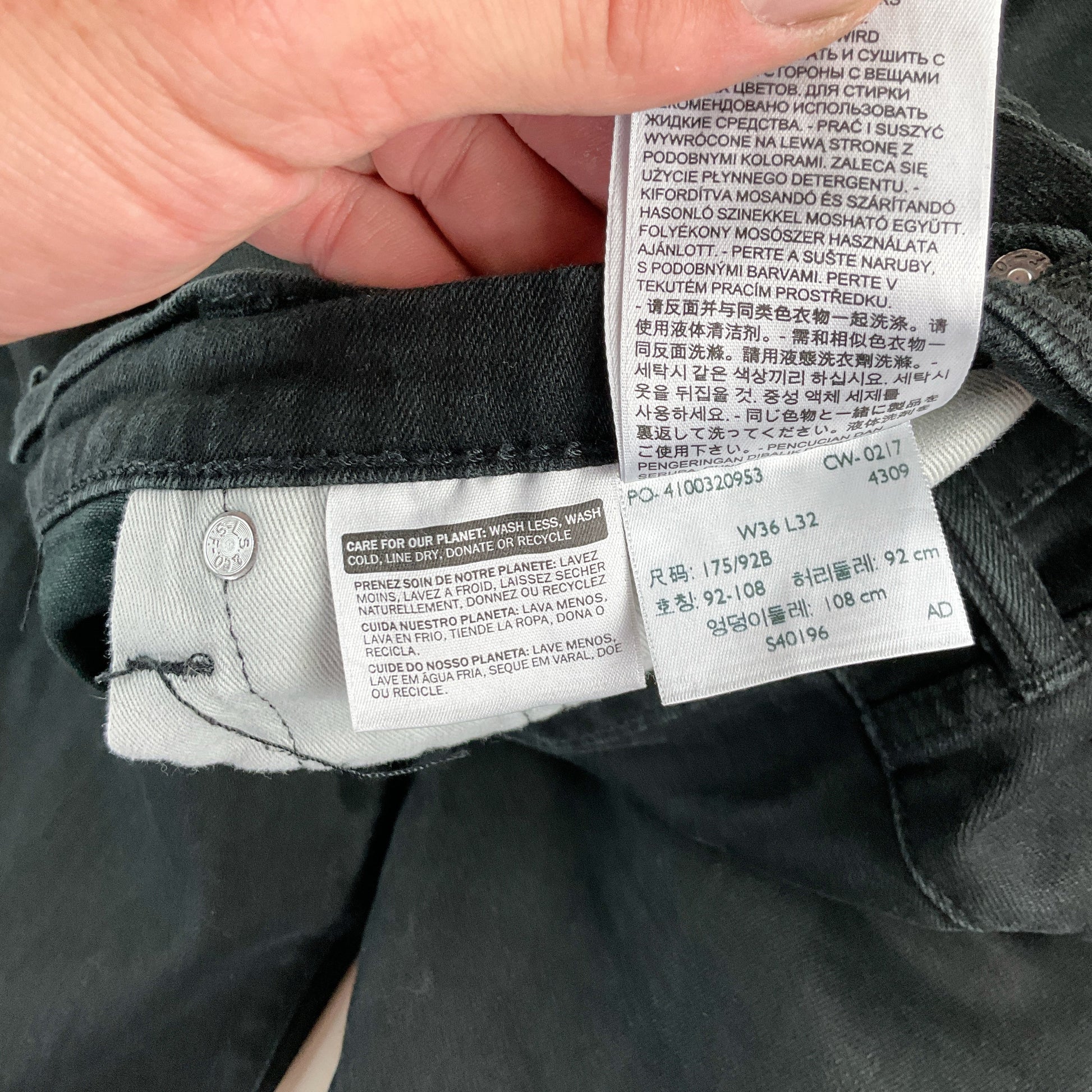 Levi's 502 Jeans Schwarz - W36 L32 Markenlabel