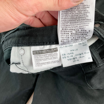 Levi's 502 Jeans Schwarz - W36 L32 Markenlabel
