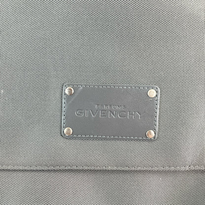 Givenchy Parfums Tasche Grau - Markenlabel
