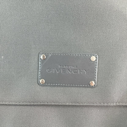 Givenchy Parfums Tasche Grau - Markenlabel Detail