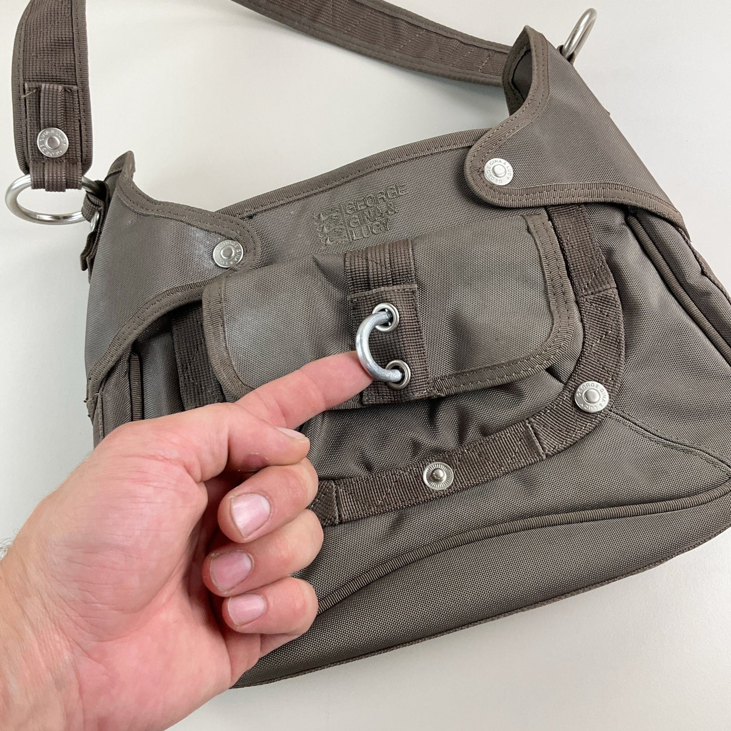 George Gina Lucy Bonnie Tink Tasche Braun - Detailansicht Schnalle 2