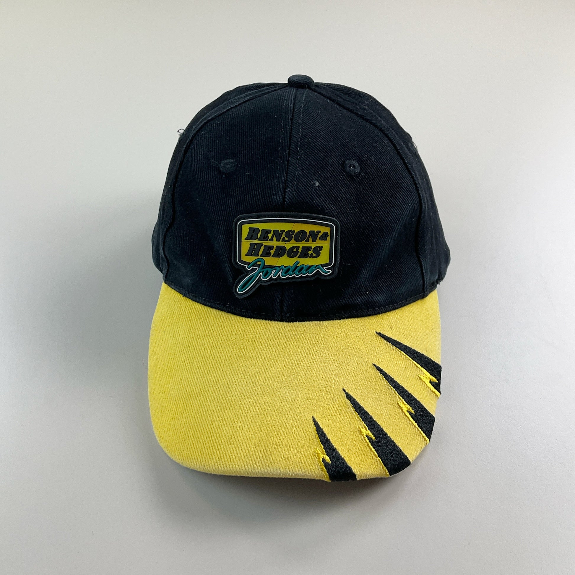 Benson Hedges Jordan Cap Schwarz-Gelb - Vorderansicht