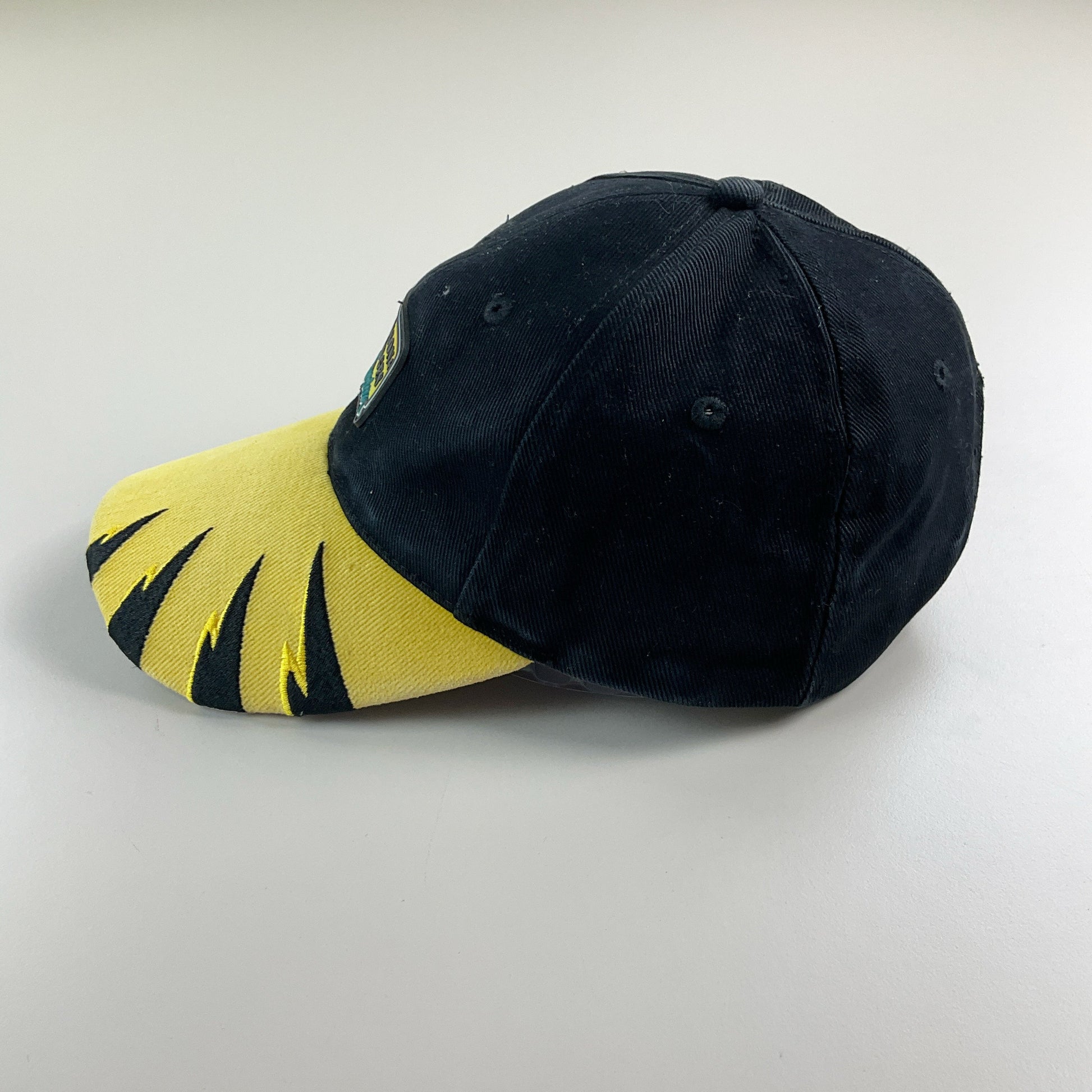 Benson Hedges Jordan Cap Schwarz-Gelb - Schirm Detail