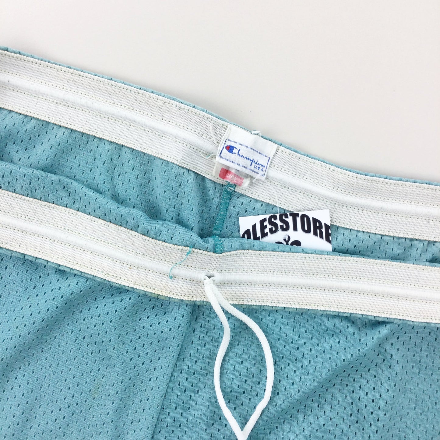 Champion Charlotte Hornets 90s Shorts - Large-Champion-olesstore-vintage-secondhand-shop-austria-österreich