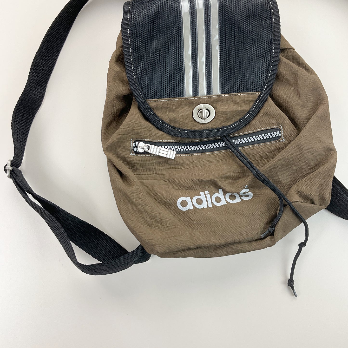 Adidas 90s Rucksack-Adidas-olesstore-vintage-secondhand-shop-austria-österreich