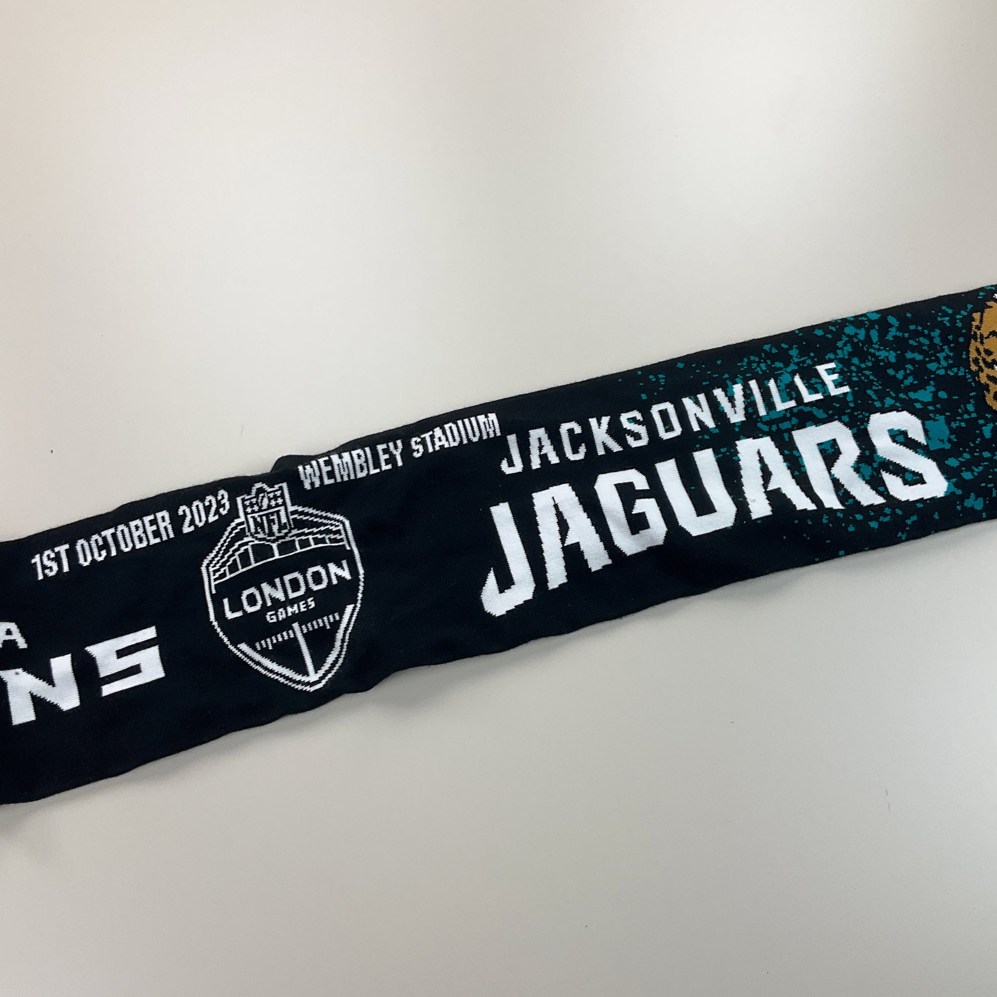 NFL Atlanta Falcons x Jacksonville Jaguars Scarf 2003 Wembley-THEOLESSTORE-olesstore-vintage-secondhand-shop-austria-österreich