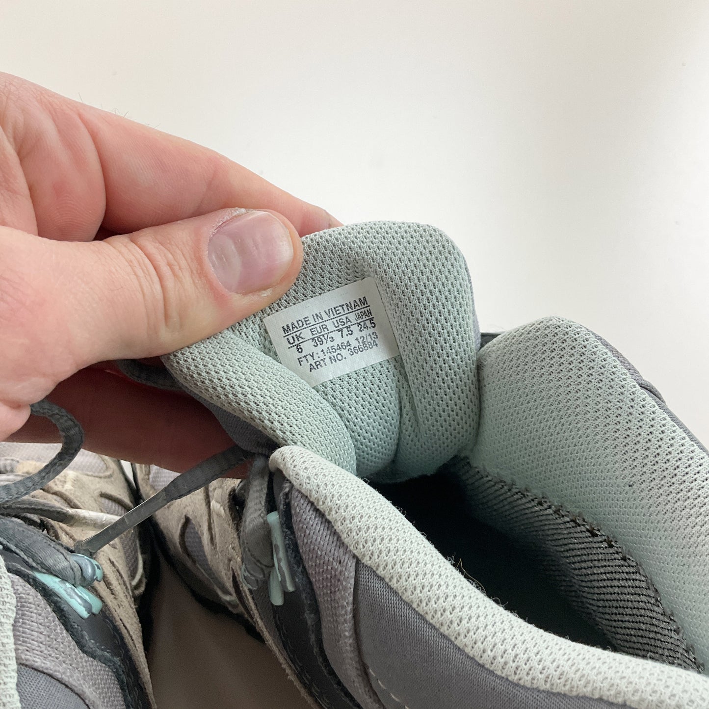 Salomon Wander- Outdoor Schuhe - EU 39 1/3-SALOMON-olesstore-vintage-secondhand-shop-austria-österreich