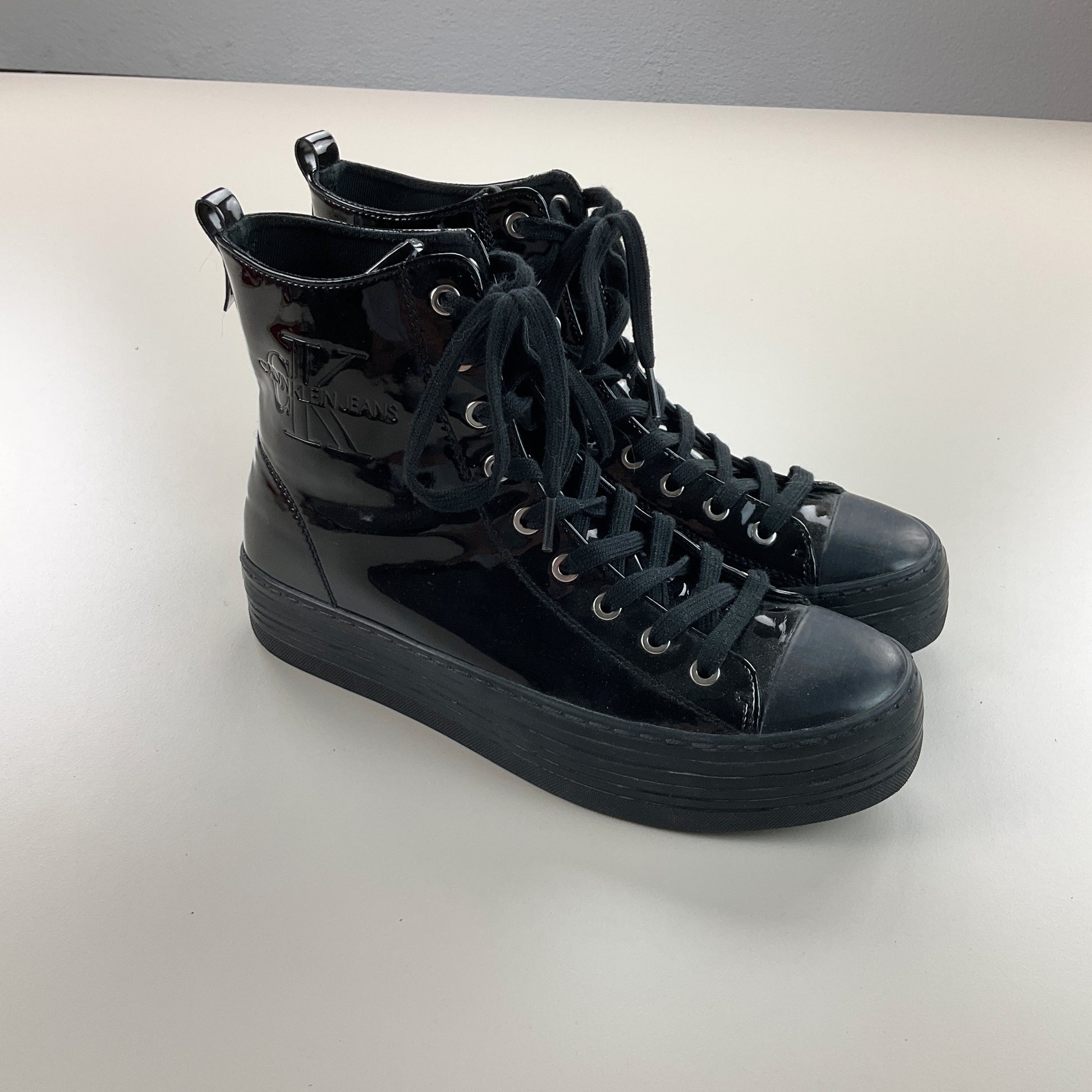 Calvin Klein Lack Schuhe - EU 41-CALVIN KLEIN-olesstore-vintage-secondhand-shop-austria-österreich