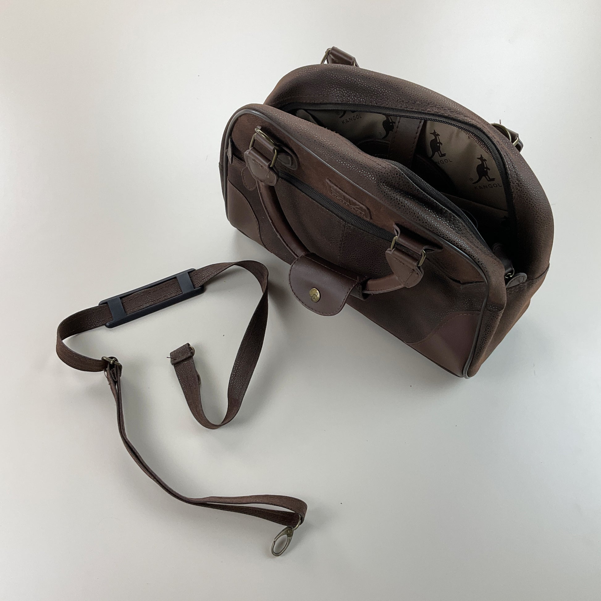 Kangol 00s Leder Tasche-KANGOL-olesstore-vintage-secondhand-shop-austria-österreich