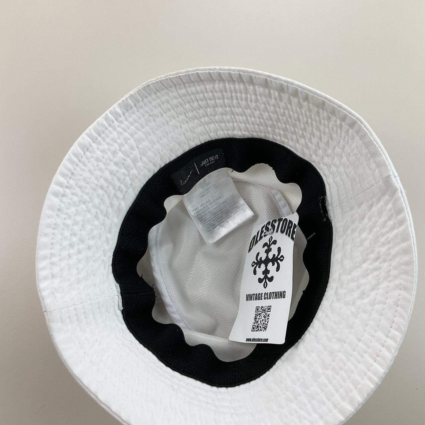 Nike Swoosh Bucket Hat - S/M-NIKE-olesstore-vintage-secondhand-shop-austria-österreich